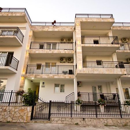 Apartments Saric Bar Bagian luar foto