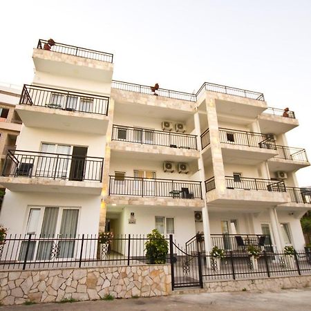 Apartments Saric Bar Bagian luar foto