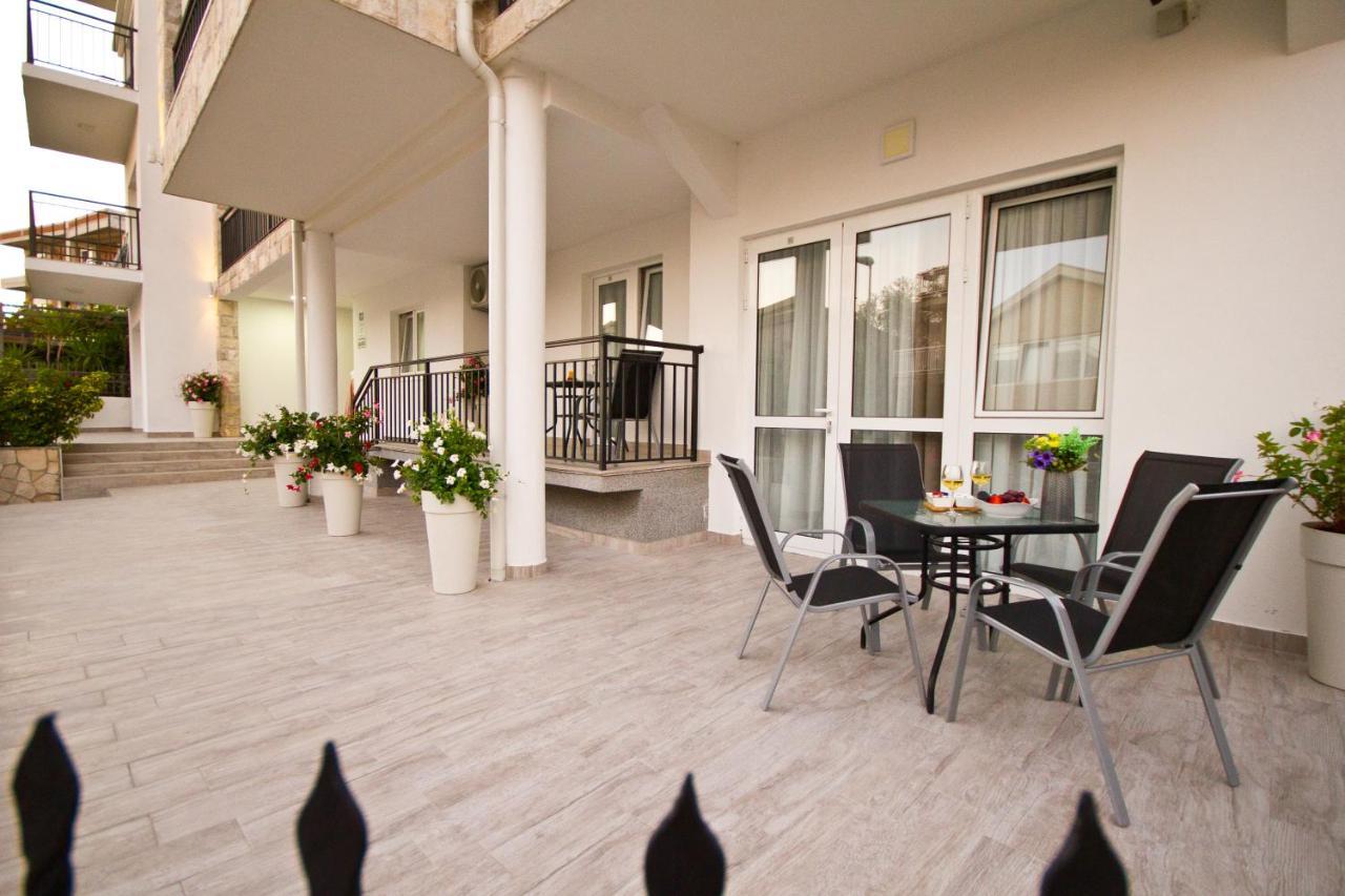 Apartments Saric Bar Bagian luar foto