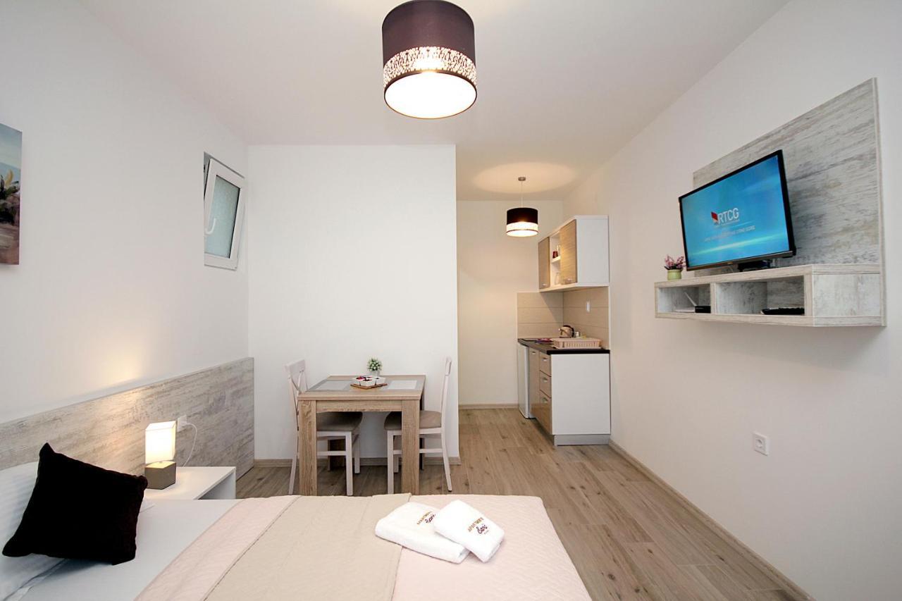 Apartments Saric Bar Bagian luar foto