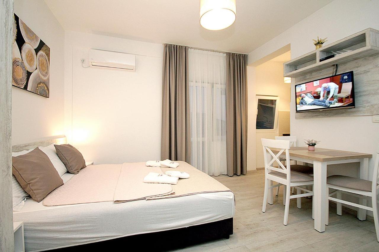 Apartments Saric Bar Bagian luar foto