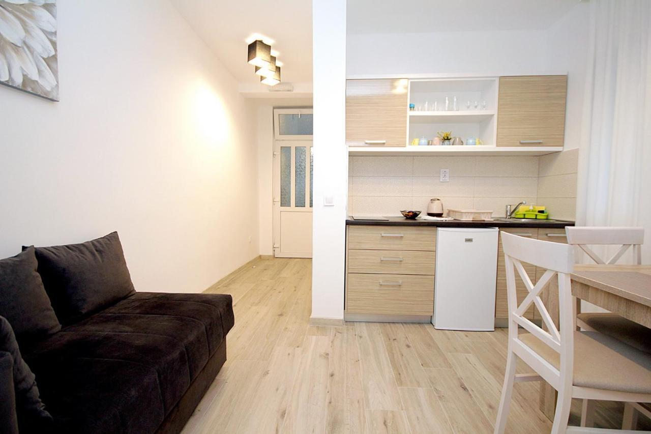 Apartments Saric Bar Bagian luar foto