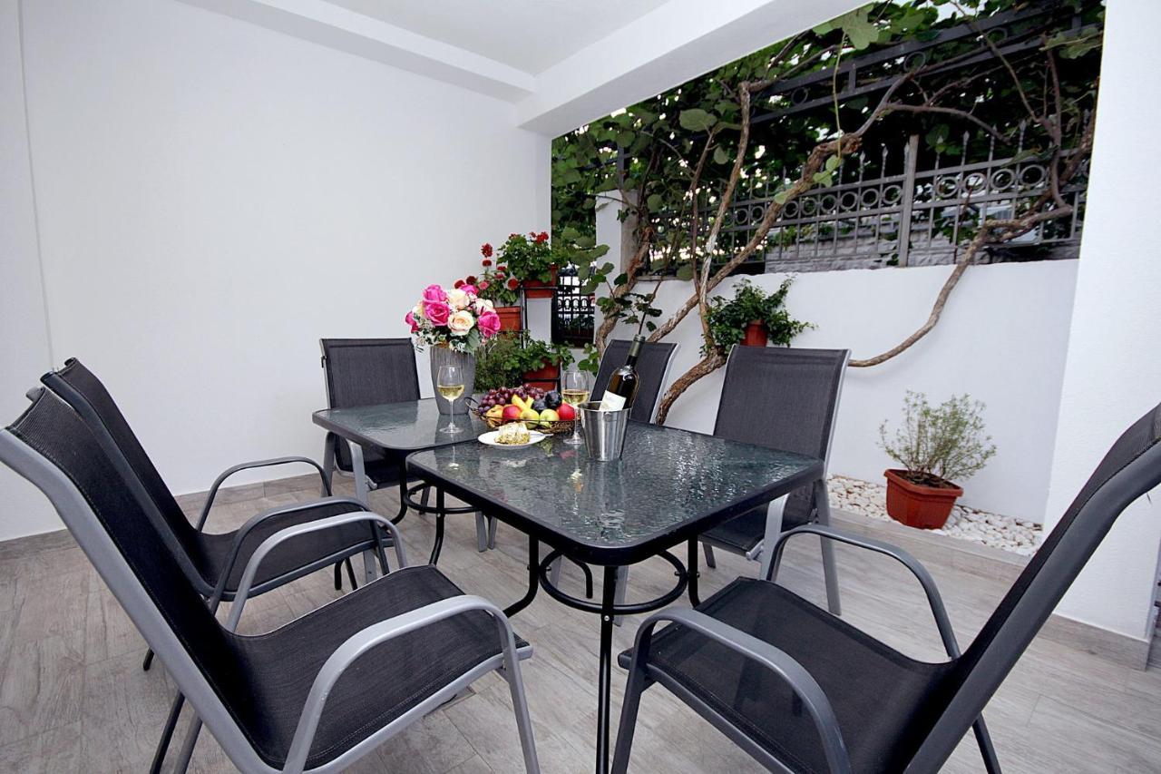 Apartments Saric Bar Bagian luar foto