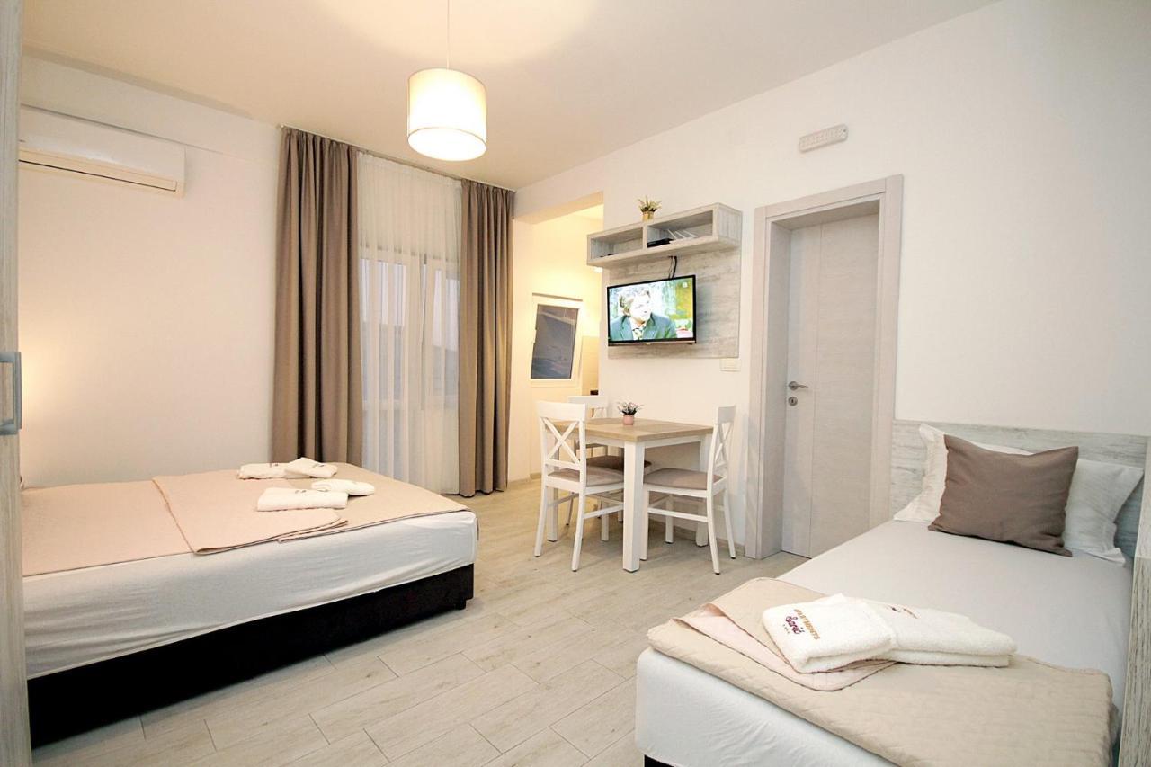 Apartments Saric Bar Bagian luar foto