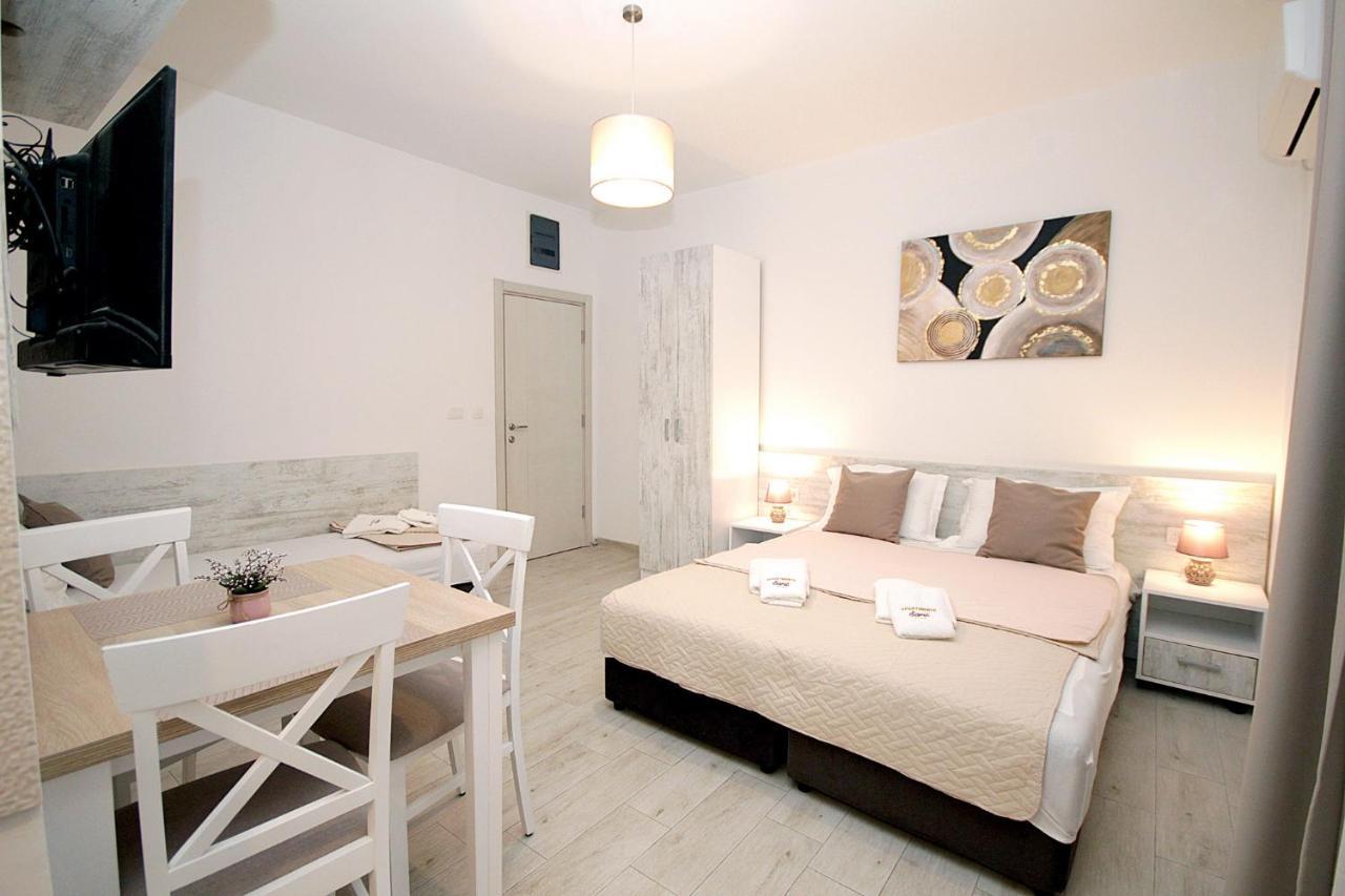 Apartments Saric Bar Bagian luar foto