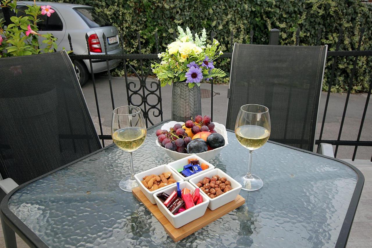 Apartments Saric Bar Bagian luar foto