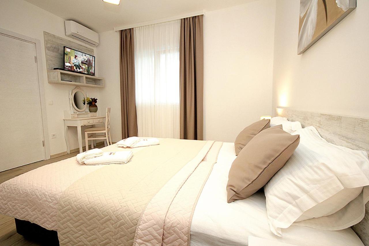 Apartments Saric Bar Bagian luar foto