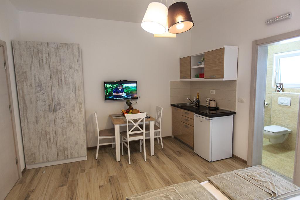 Apartments Saric Bar Bagian luar foto