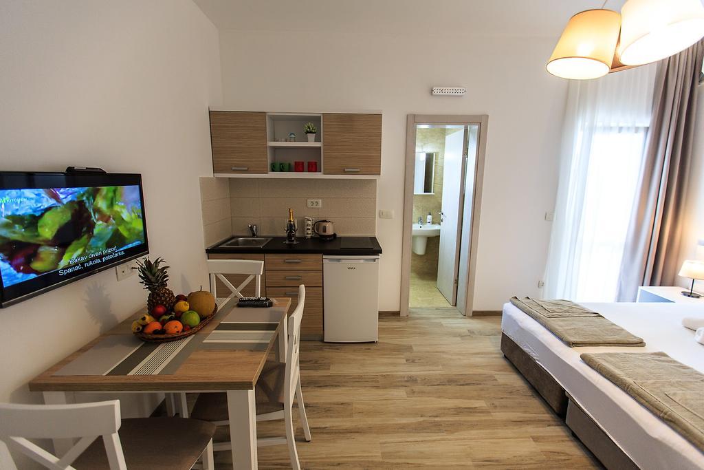 Apartments Saric Bar Bagian luar foto