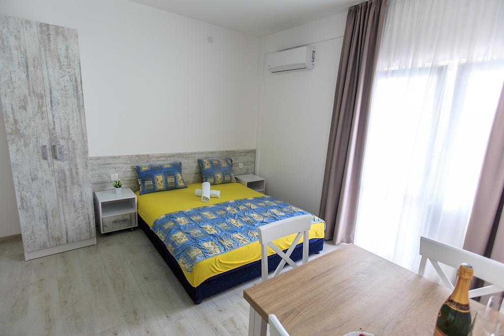 Apartments Saric Bar Bagian luar foto
