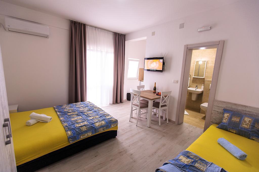 Apartments Saric Bar Bagian luar foto