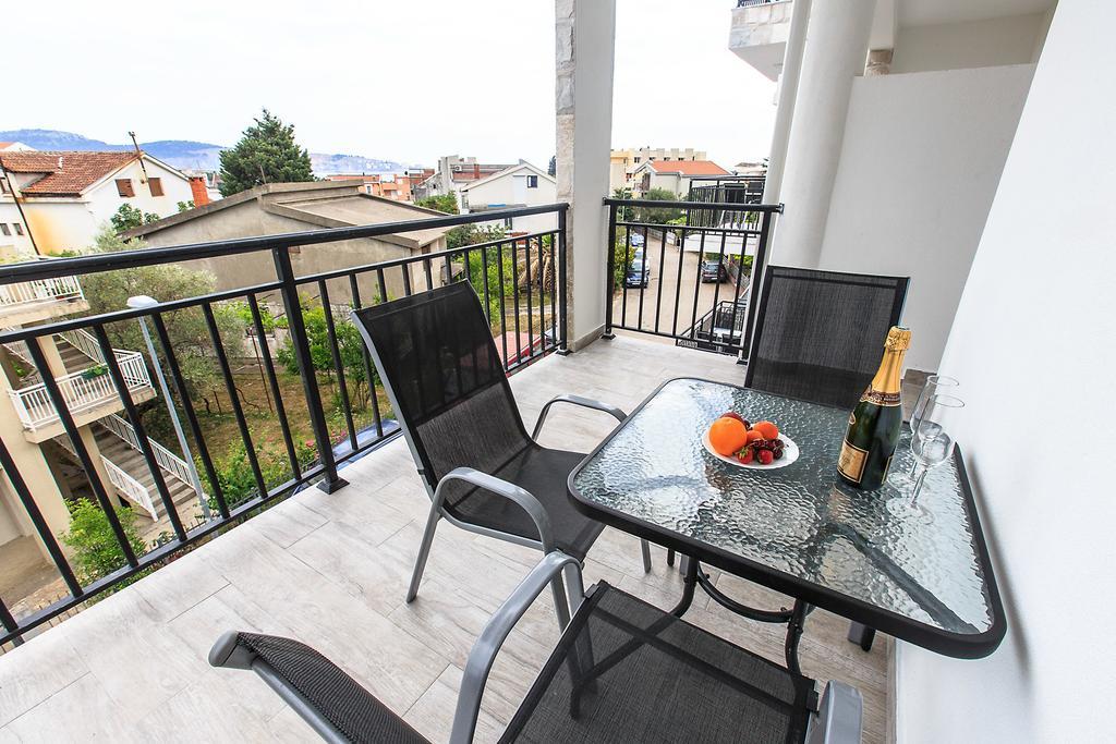 Apartments Saric Bar Bagian luar foto