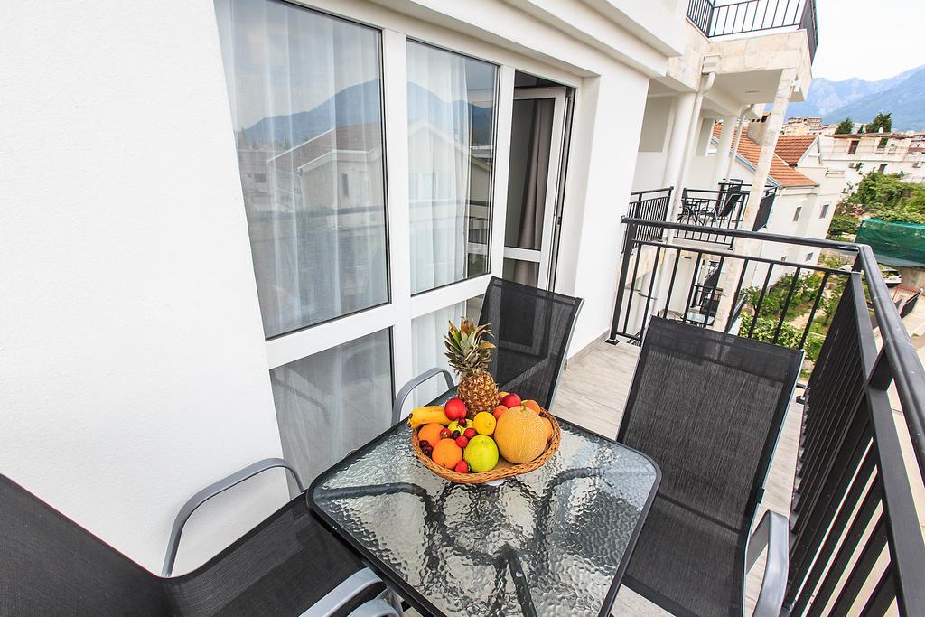 Apartments Saric Bar Bagian luar foto
