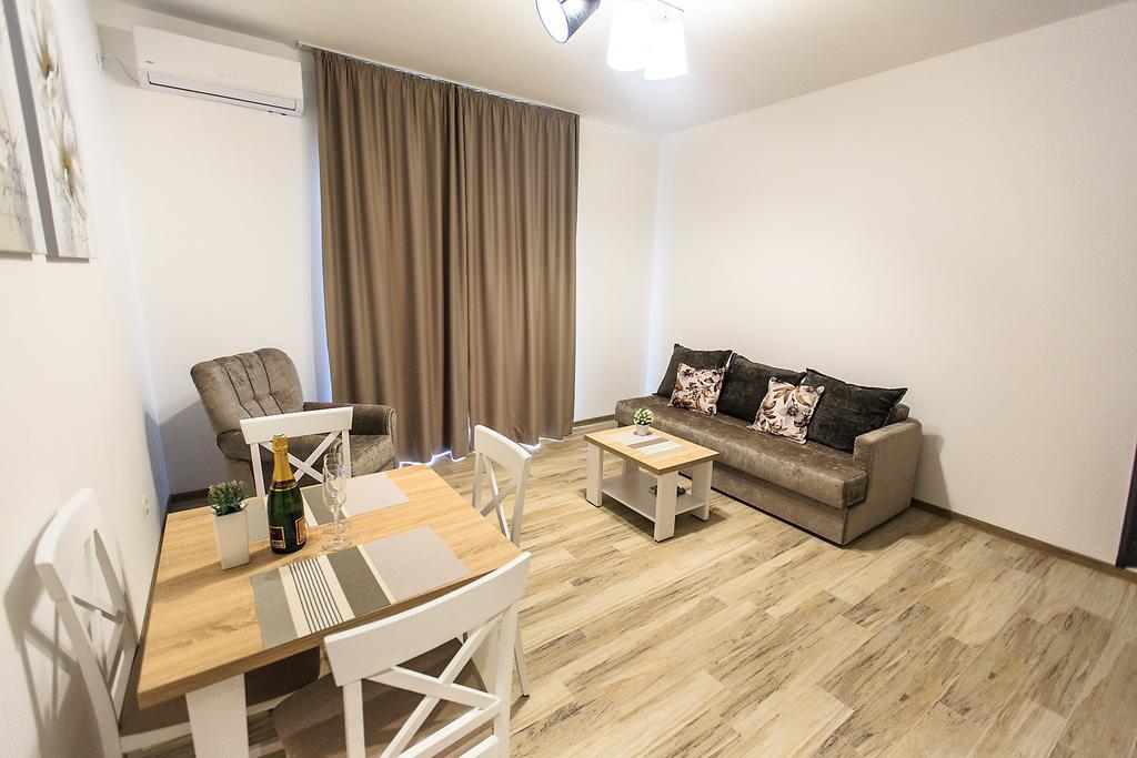 Apartments Saric Bar Bagian luar foto
