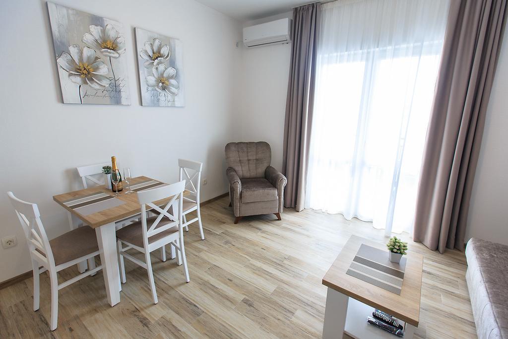 Apartments Saric Bar Bagian luar foto