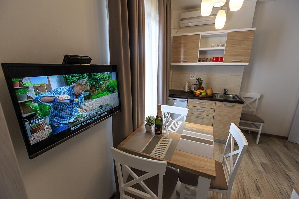 Apartments Saric Bar Bagian luar foto