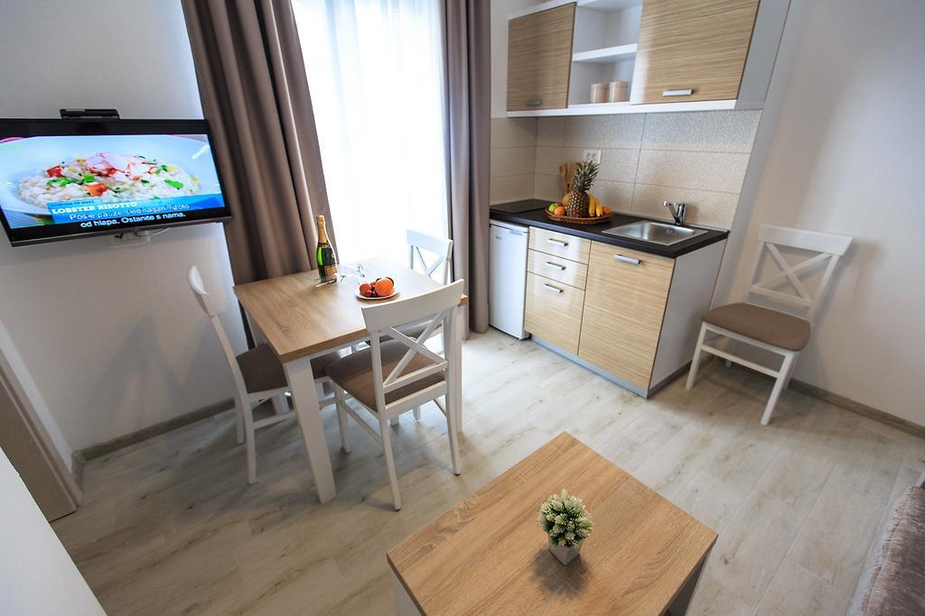 Apartments Saric Bar Bagian luar foto