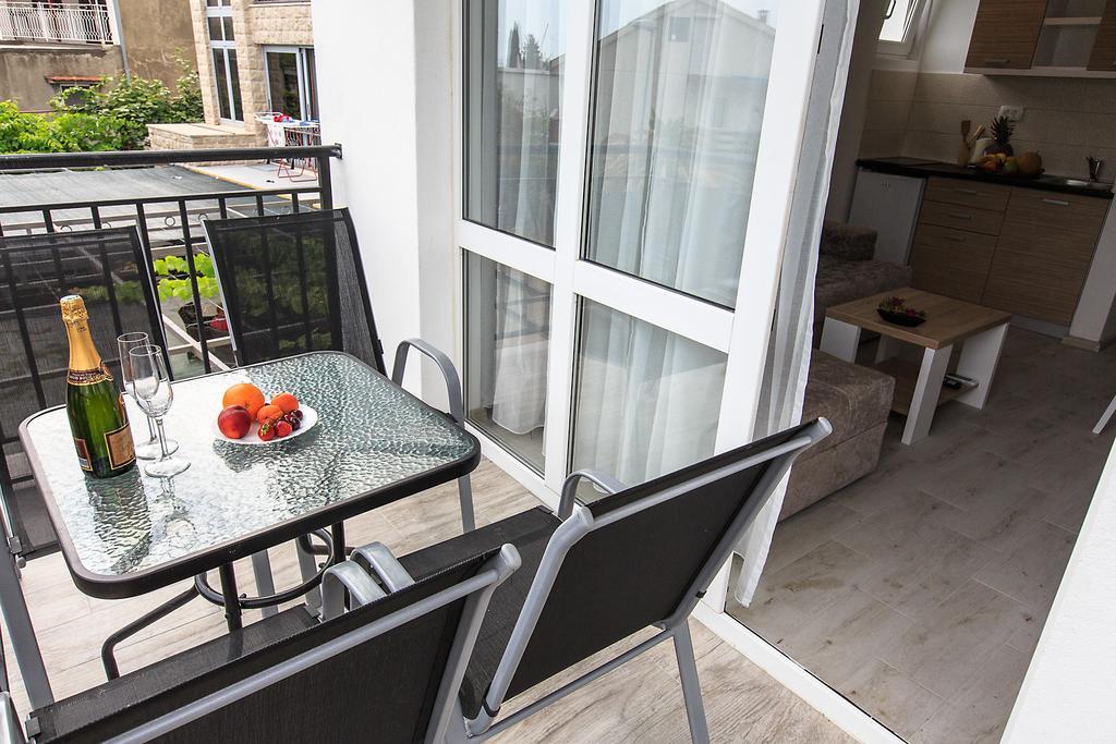 Apartments Saric Bar Bagian luar foto