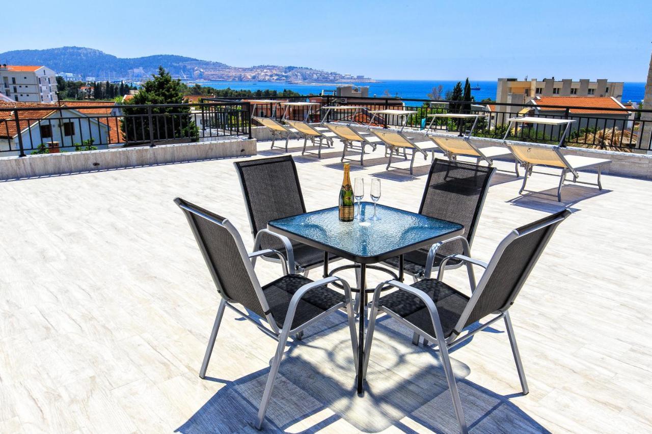 Apartments Saric Bar Bagian luar foto