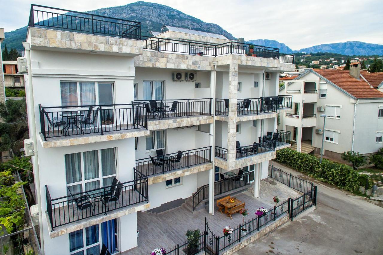 Apartments Saric Bar Bagian luar foto